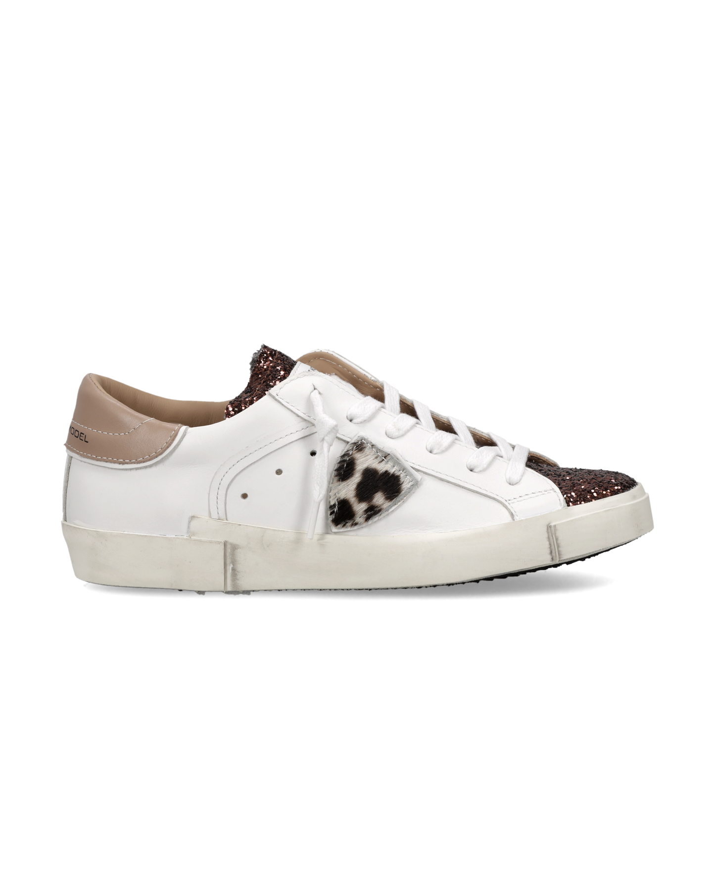 Zapatillas Prsx Para Mujer con Escudo Animal Print, Blanco Bronce y Beis